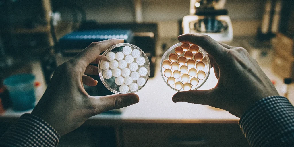 A laboratory comparison of MUSE cells vs MSCs in petri dishes.